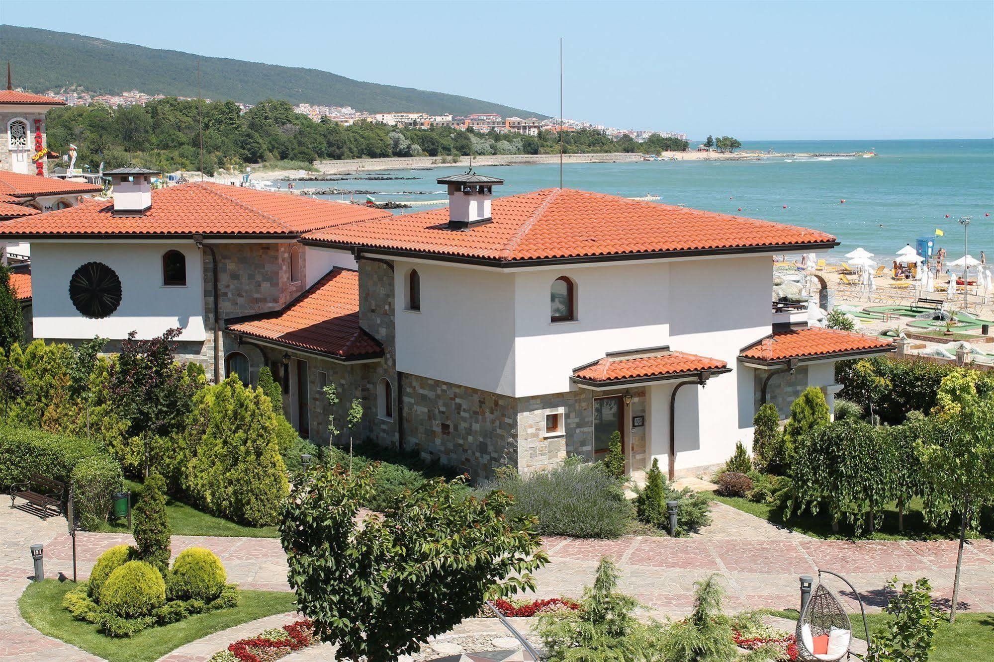 Helena Vip Villas And Suites Słoneczny Brzeg Zewnętrze zdjęcie