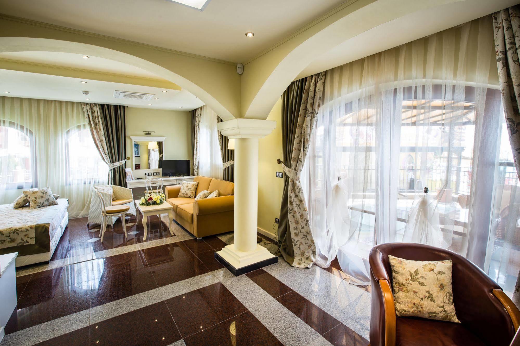 Helena Vip Villas And Suites Słoneczny Brzeg Zewnętrze zdjęcie